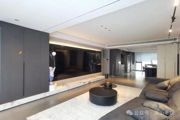 Čierna, biela a šedá: večná klasika